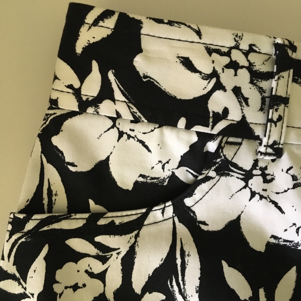CHAPS Black and White Floral Skirt